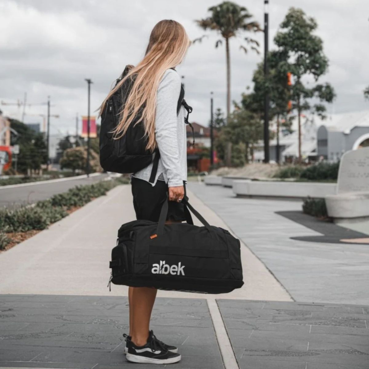 ALBEK - SKYTRAIL DUFFEL BAG - COVERT BLACK