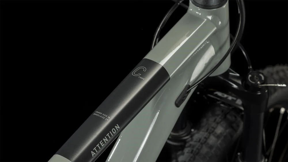 Cube Attention fireorange n black