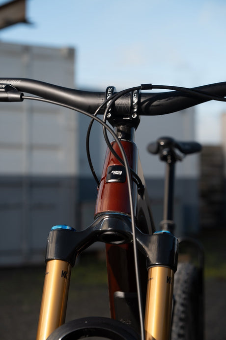 Santa Cruz Bronson - The Core Trail Bike