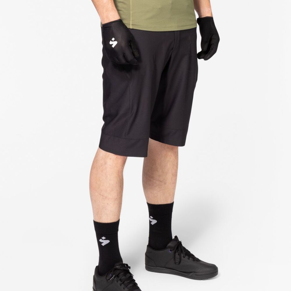 HUNTER II LIGHT SHORTS - MEN'S - BLACK