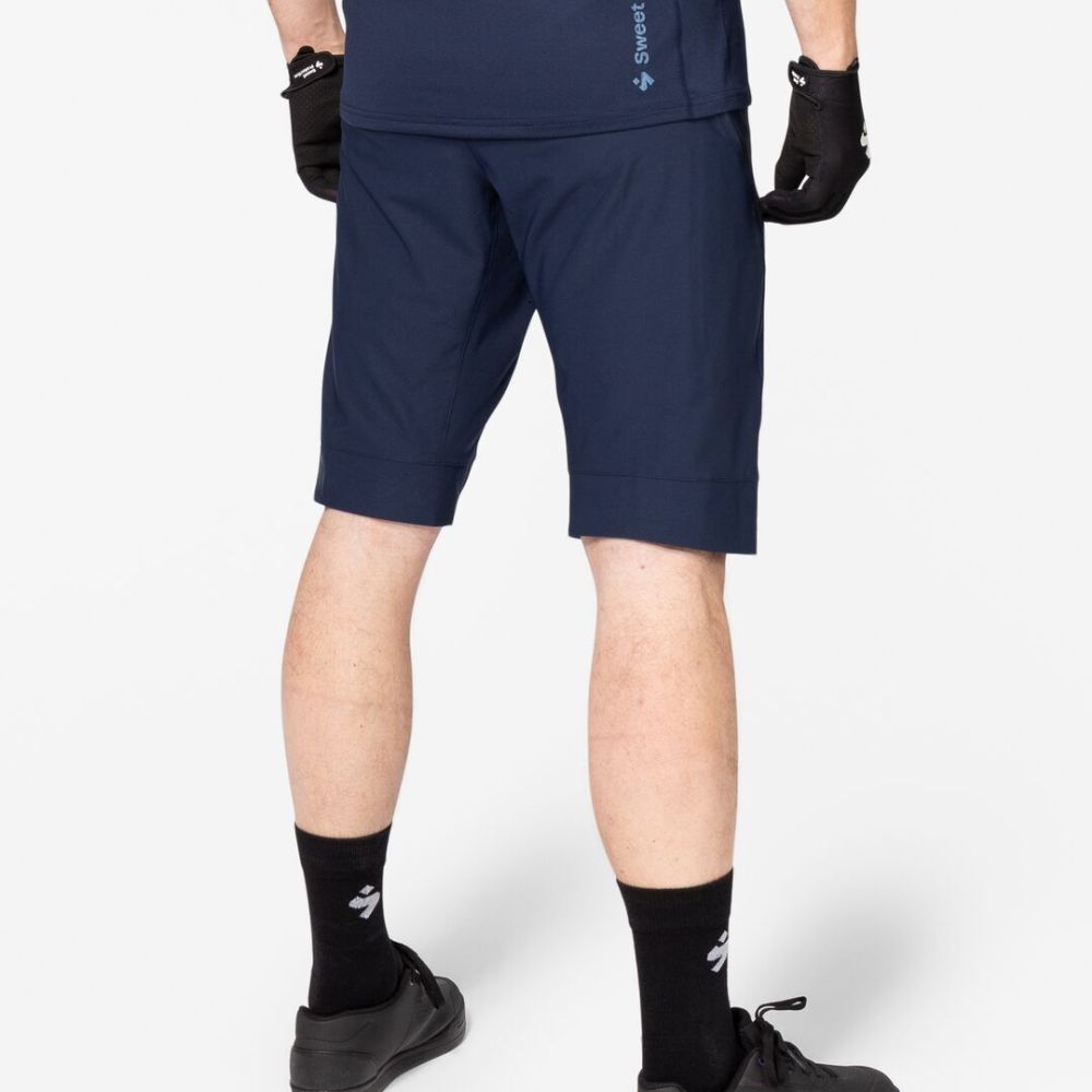 HUNTER II LIGHT SHORTS - MEN'S - NAVY BLAZER