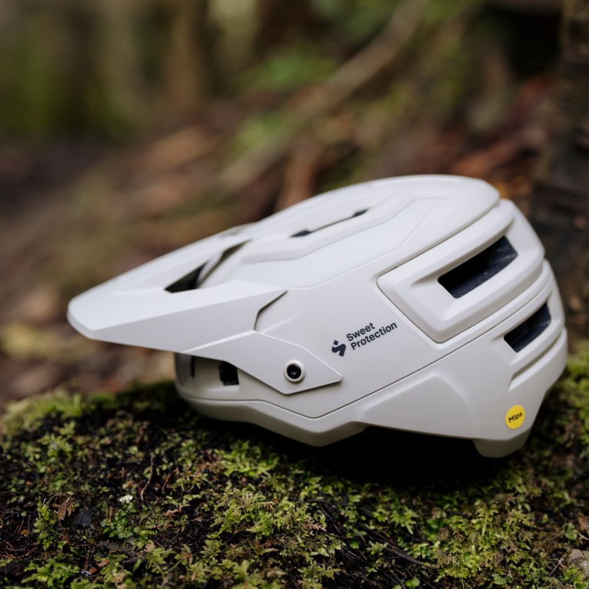 BUSHWHACKER 2VI MIPS HELMET - MATTE WHITE