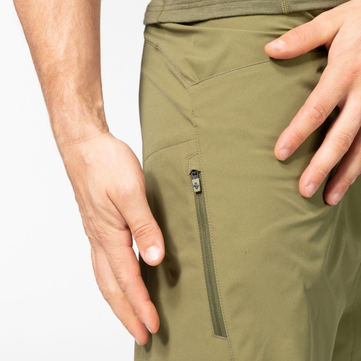 HUNTER SLASHED SHORTS - MEN'S - WOODLAND