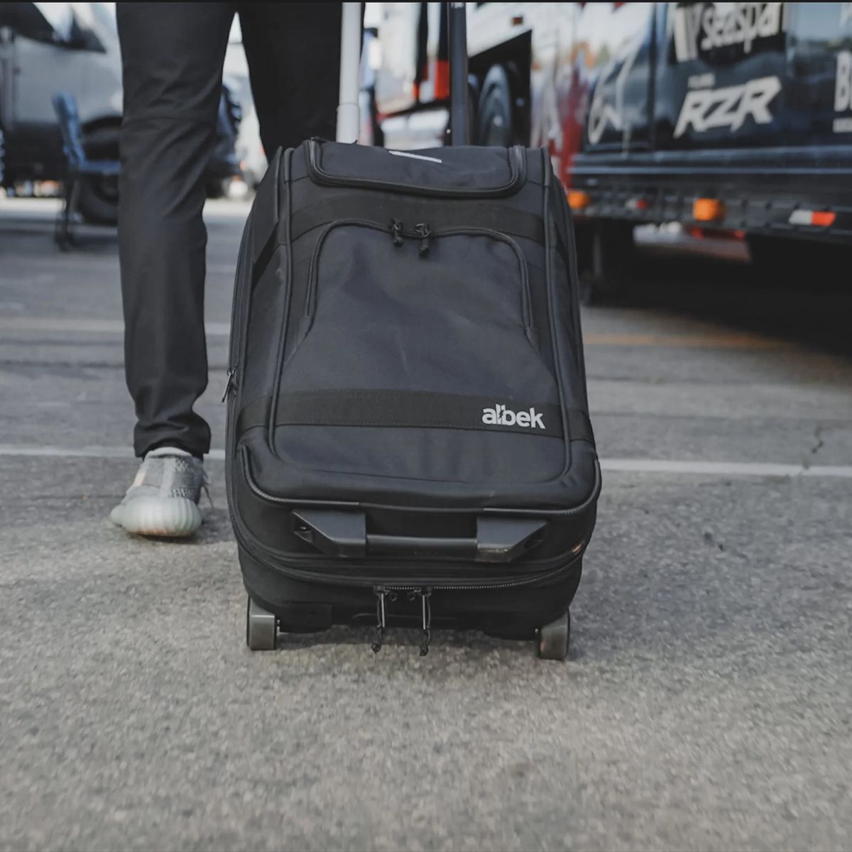 ALBEK - SHORT HAUL (CARRY-ON) BAG - COVERT BLACK
