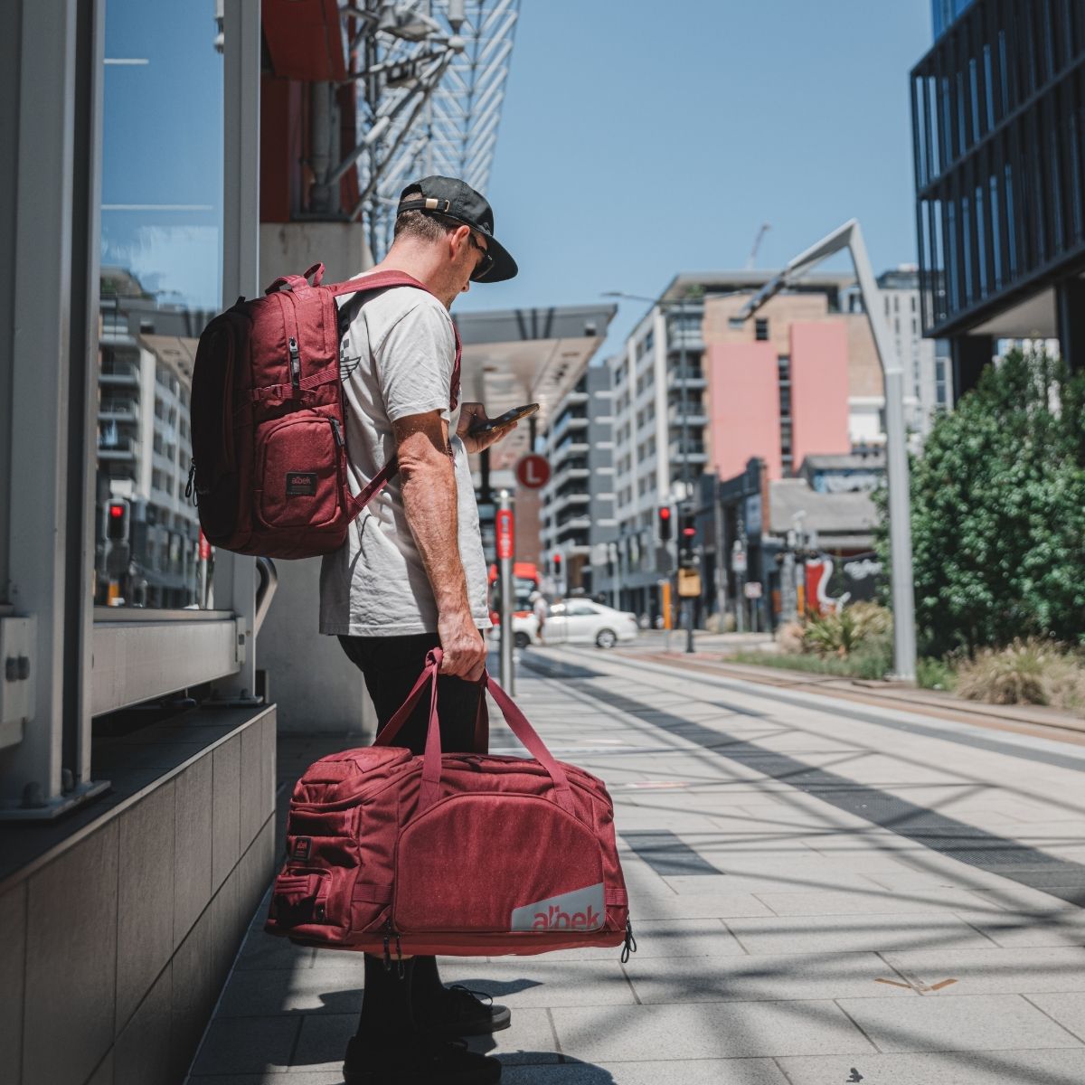 ALBEK - SKYTRAIL DUFFEL BAG - BURGUNDY