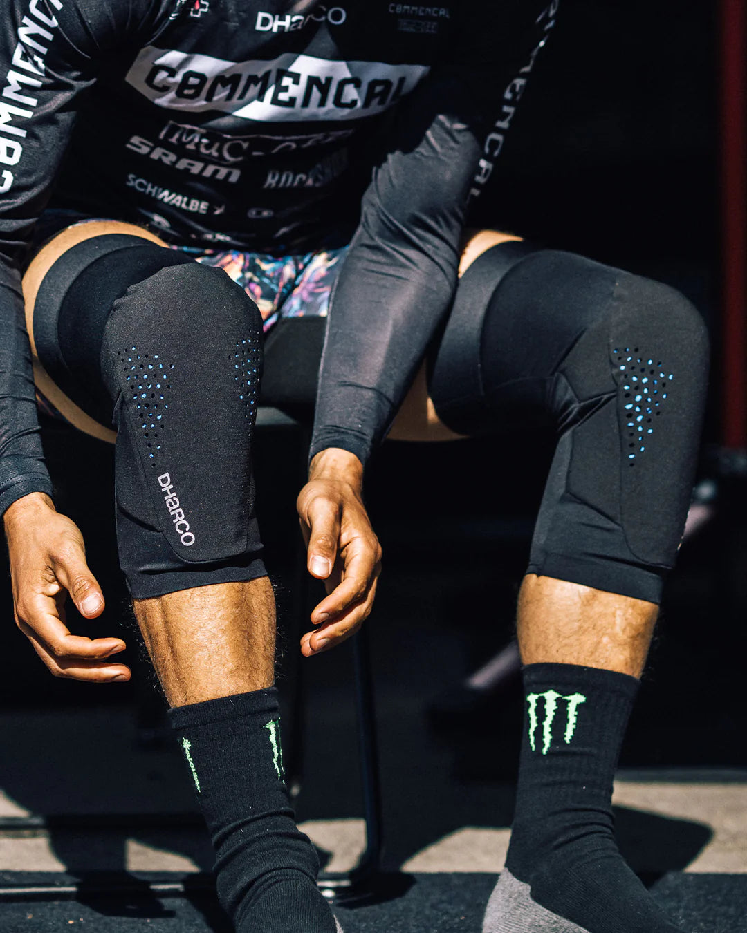 DHaRCO Gravity Knee Pad