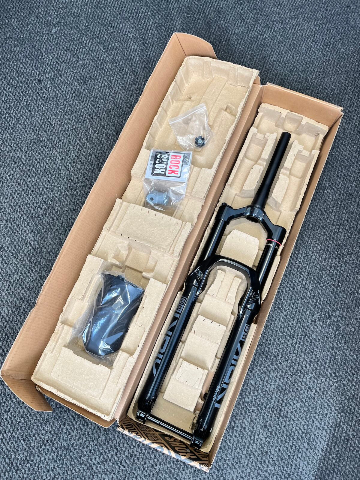 Lyrik Select Charger RC Crown 29 Boost 15x110 160mm Black 44offset DebonAir+ D1 00.4020.693.006