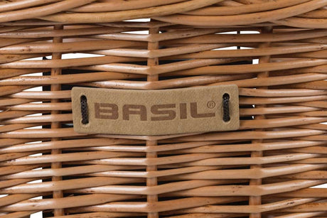 basil-bremen-wicker-kf-bicycle-basket-front-nature